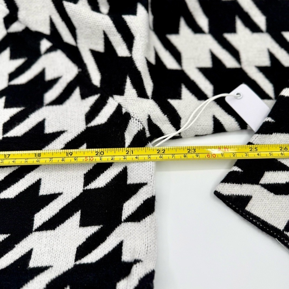 Six/Fifty Classic Houndstooth Black and White Women's Sweater - Picture 5 of 9